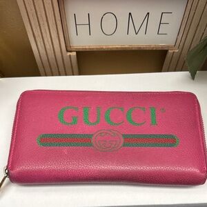 Gucci Fuchsia Wallet with Green Accents